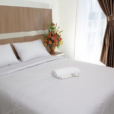 Hotel Royal Manado Buitenkant foto