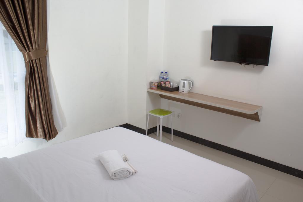 Hotel Royal Manado Buitenkant foto