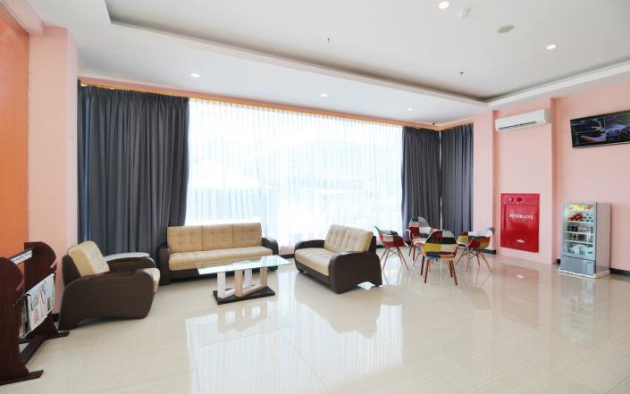 Hotel Royal Manado Buitenkant foto