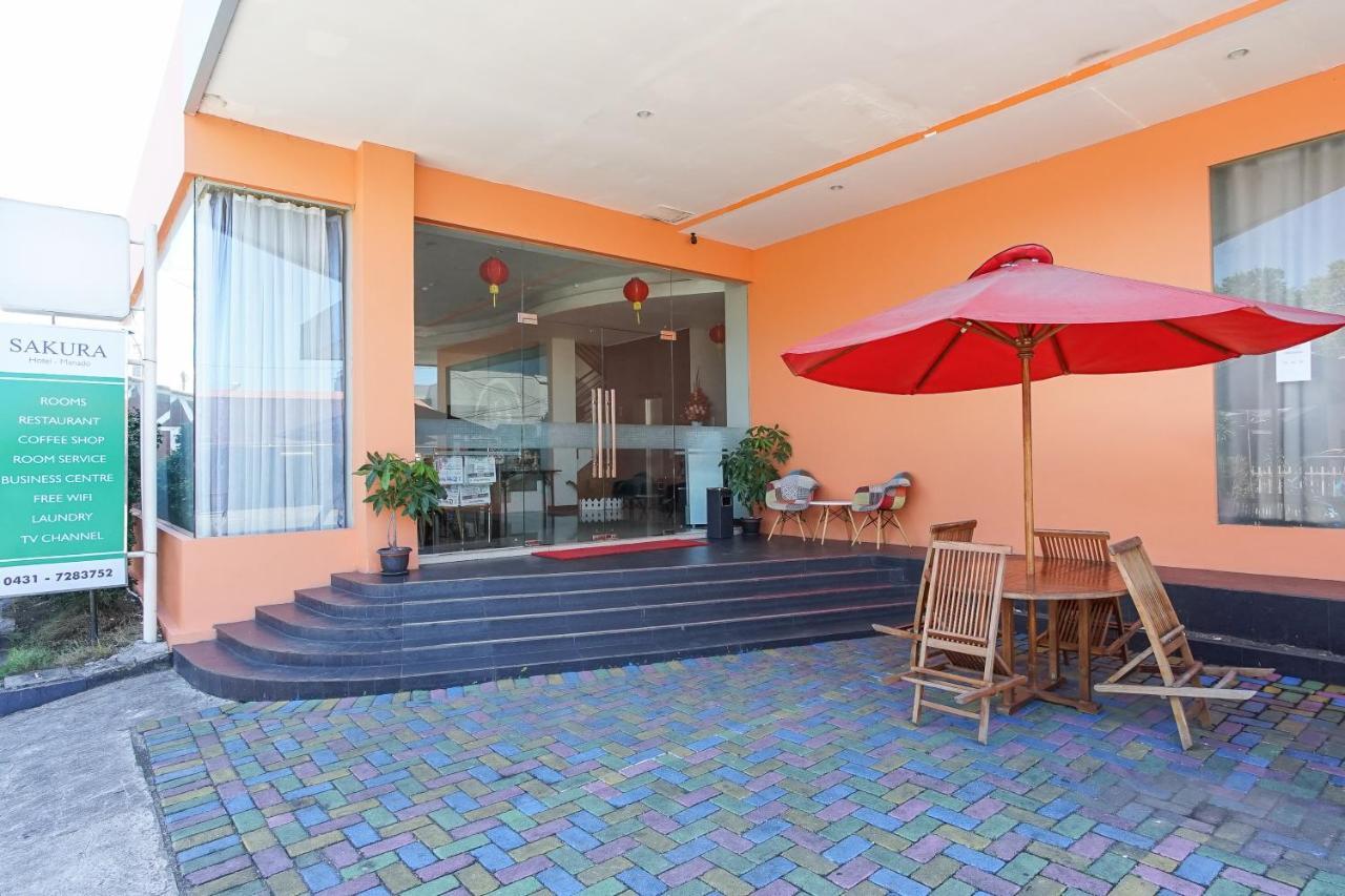 Hotel Royal Manado Buitenkant foto