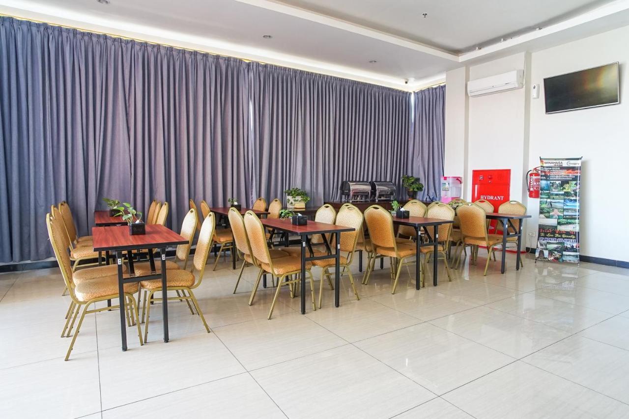 Hotel Royal Manado Buitenkant foto