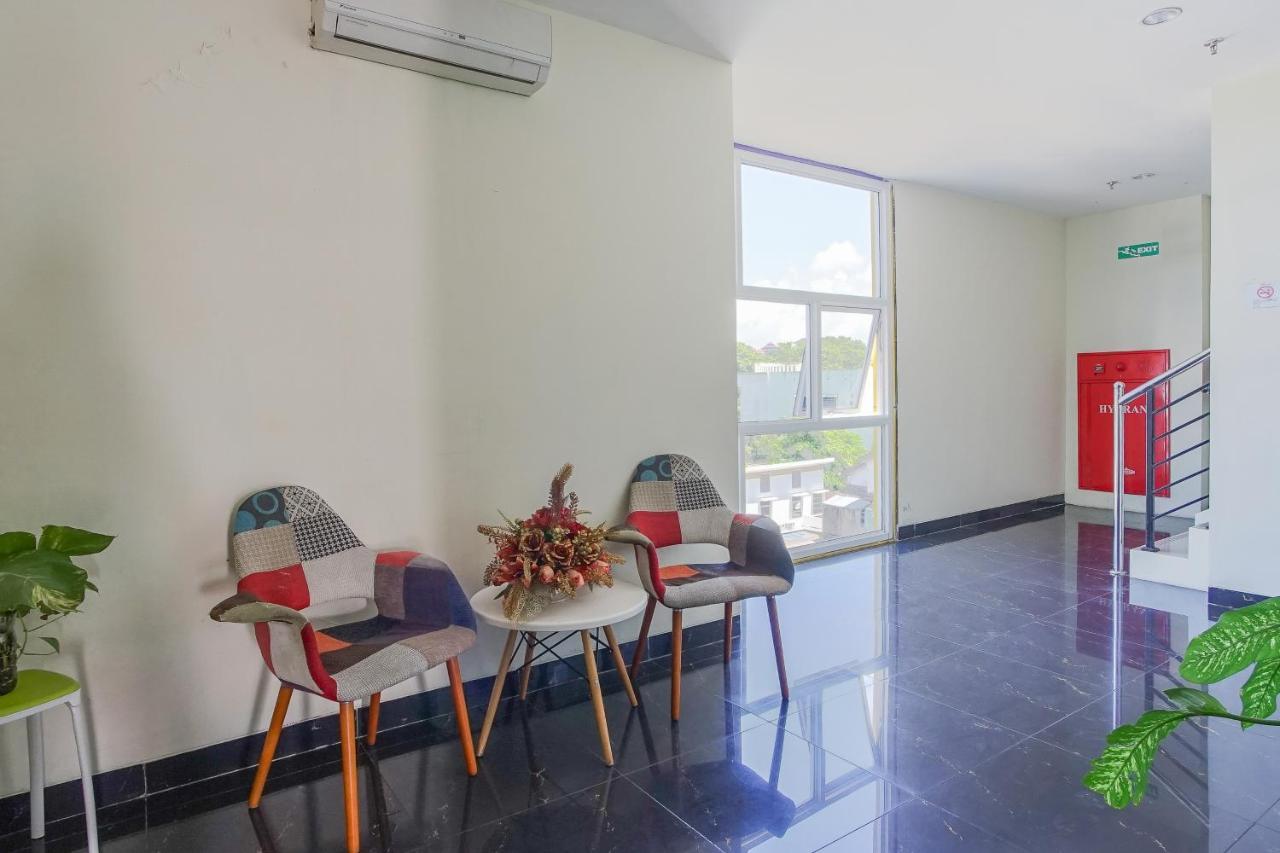 Hotel Royal Manado Buitenkant foto
